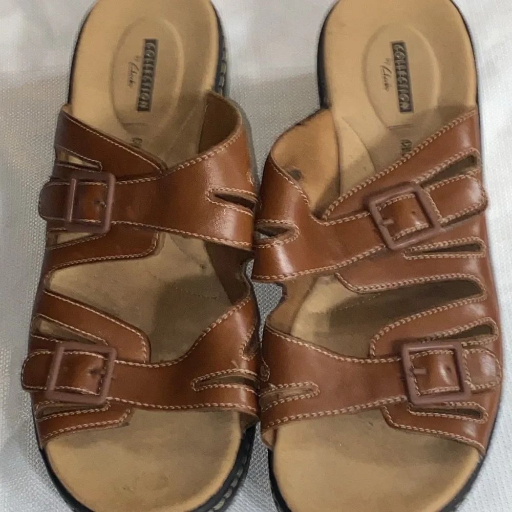 Clarks Wo size 12 Brown Leather Comfort Sandals. FAUX BUCKLE HOOK LOOP‎ STRAPS